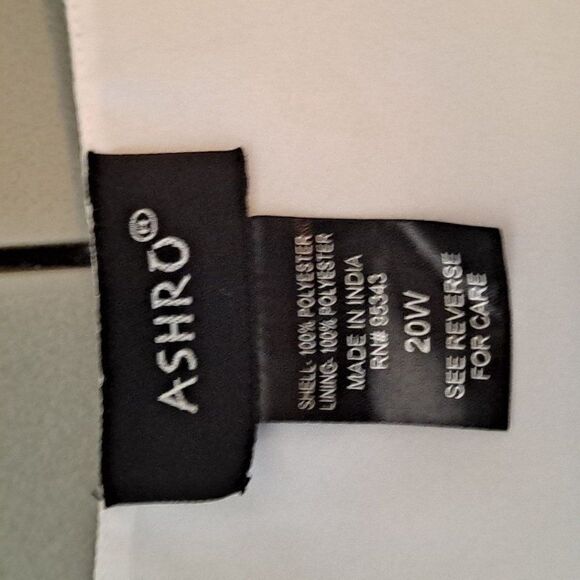 Ashford ladies Sleeveless Blouse NWOT - Picture 9 of 11